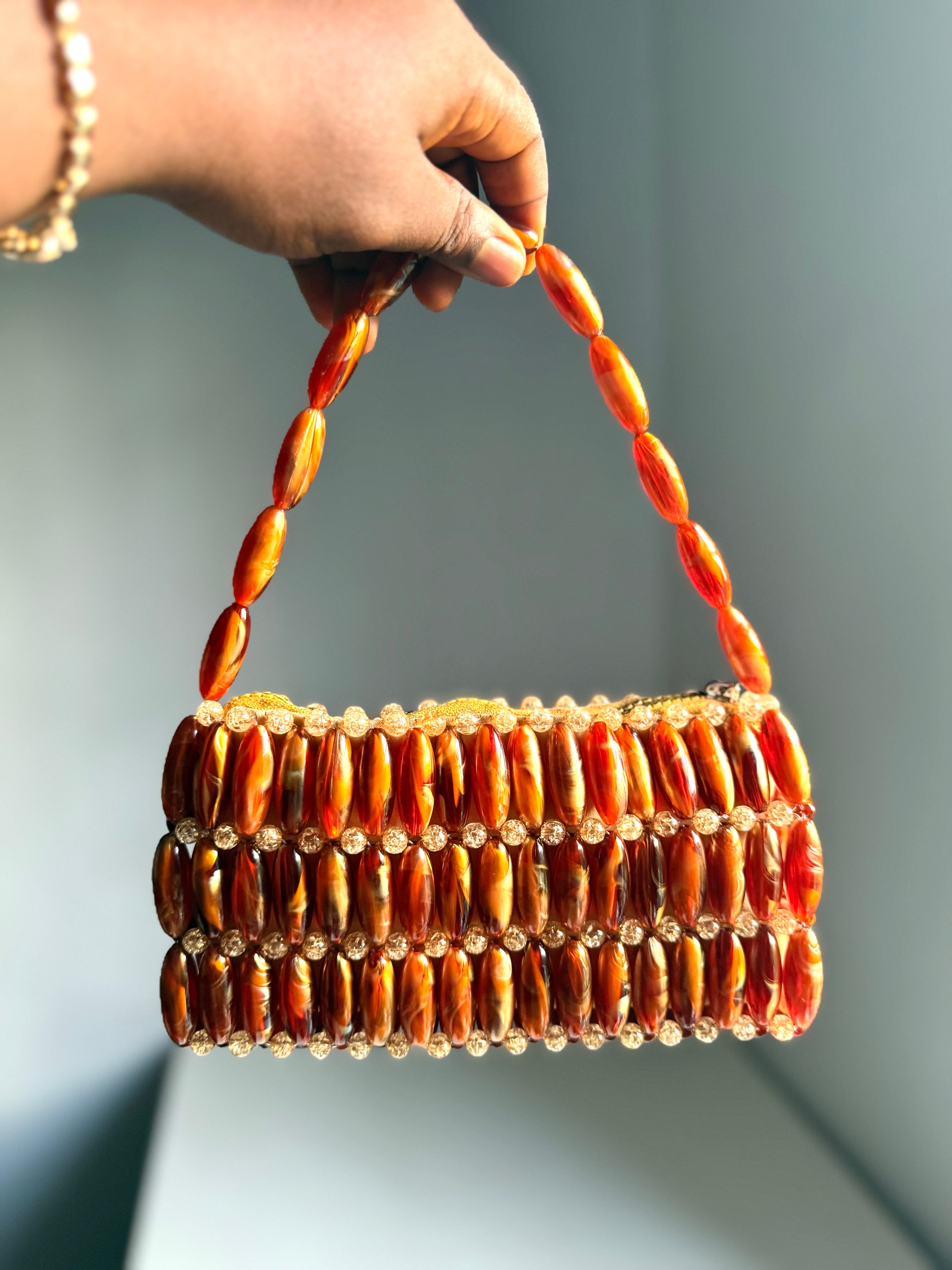 Awelewa — Amber Gold