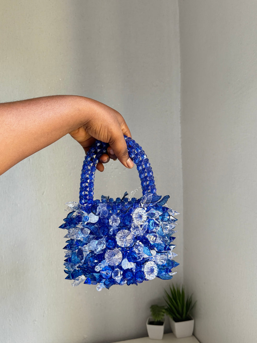 Laura — Blue and white mix