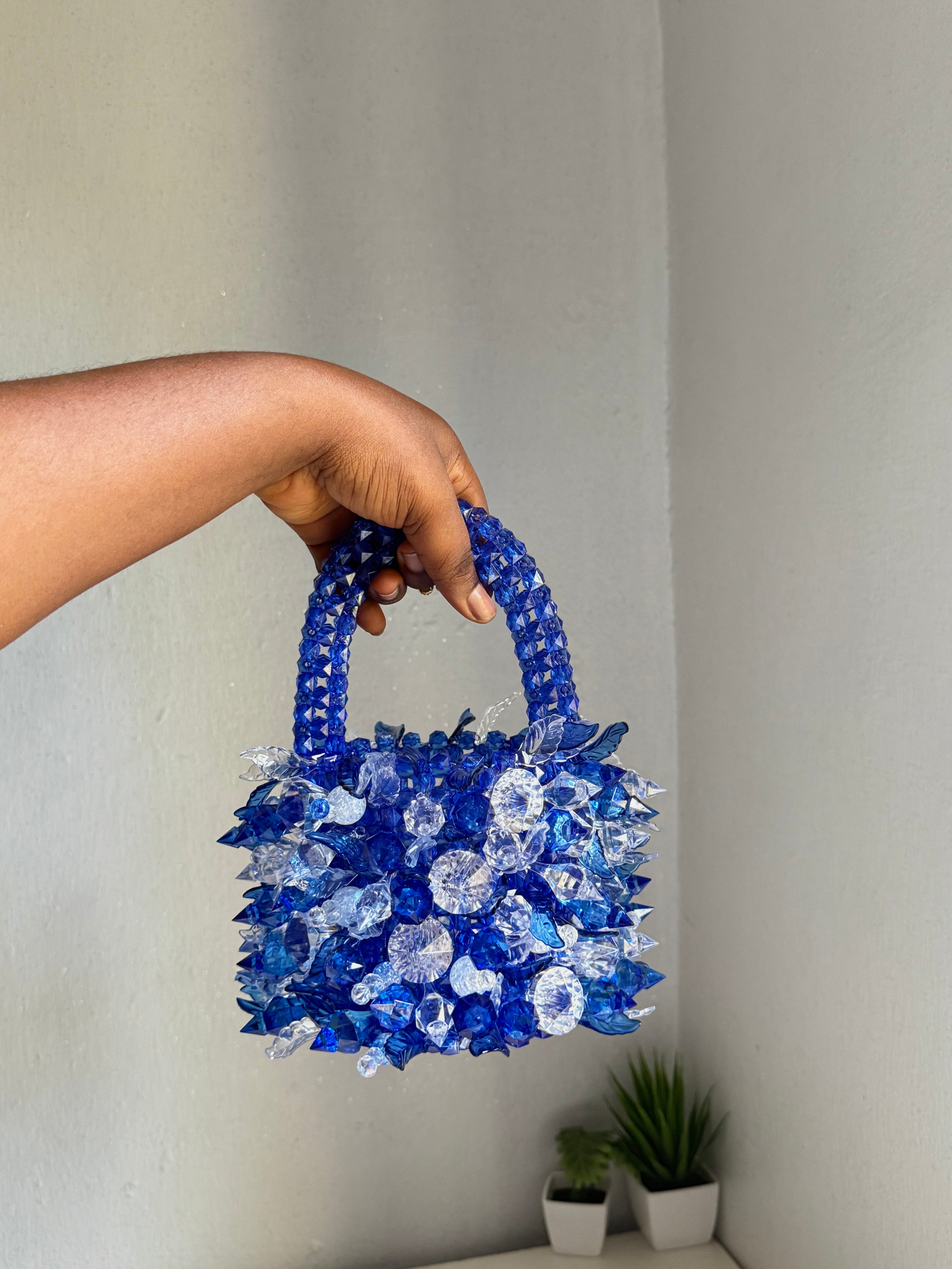 Laura — Blue and white mix