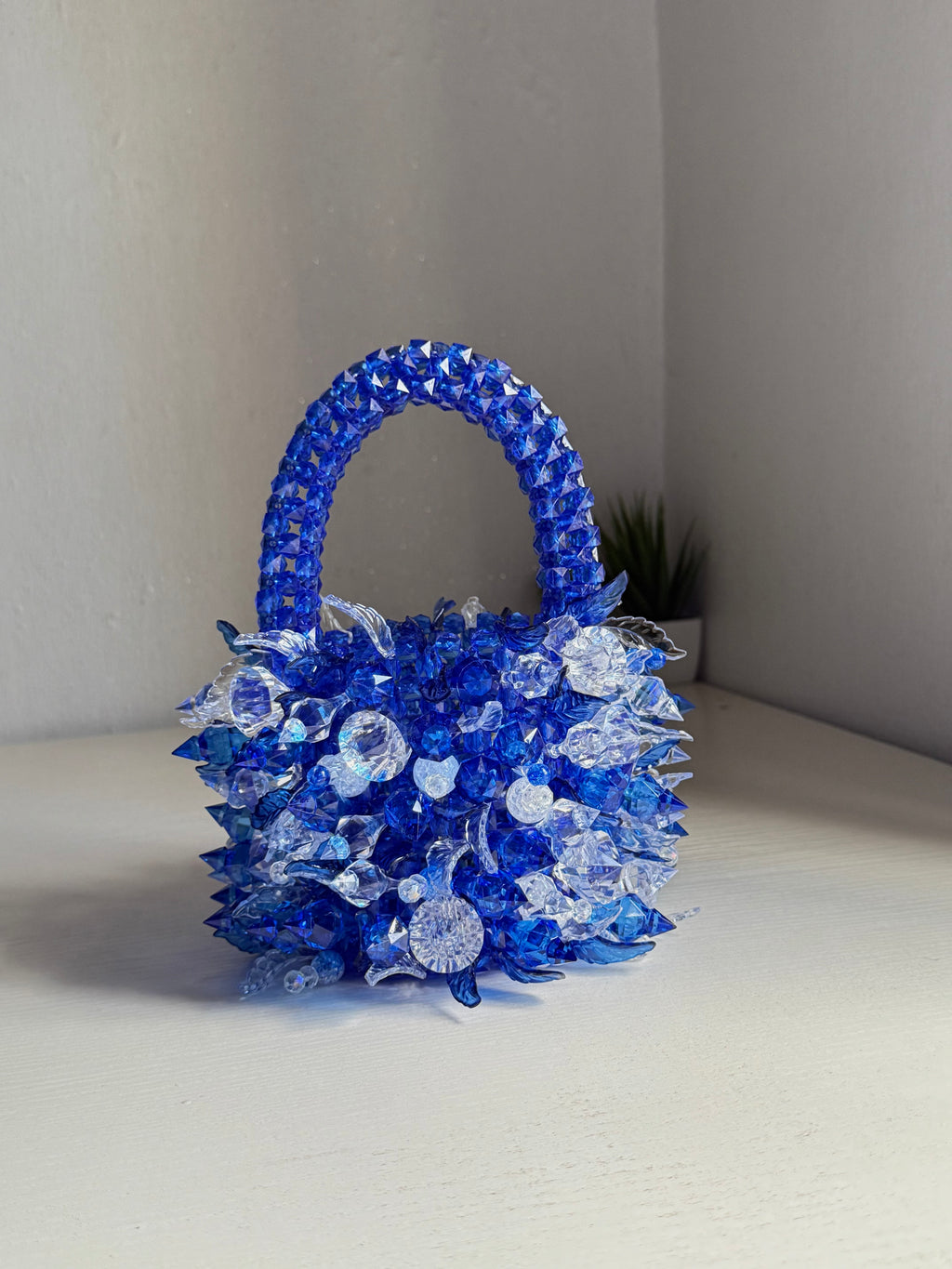 Laura — Blue and white mix