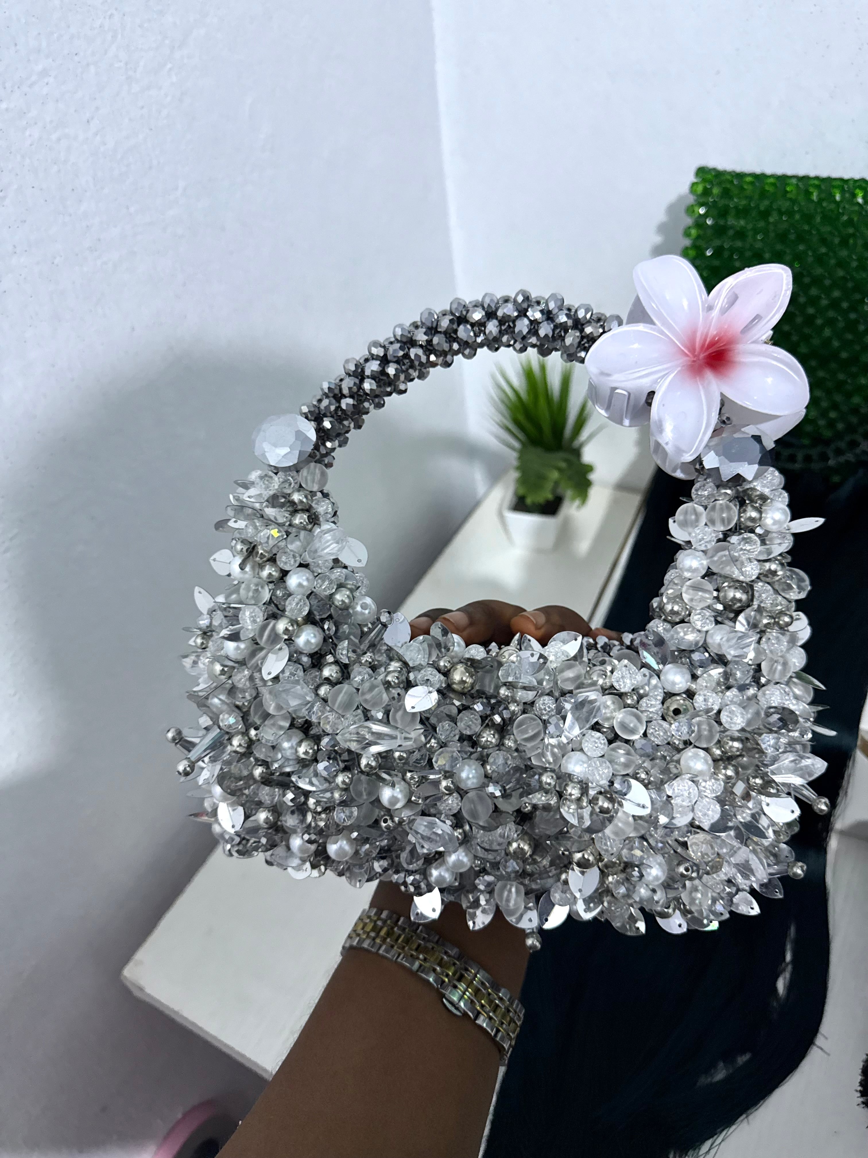 Aura — Silver and white mix